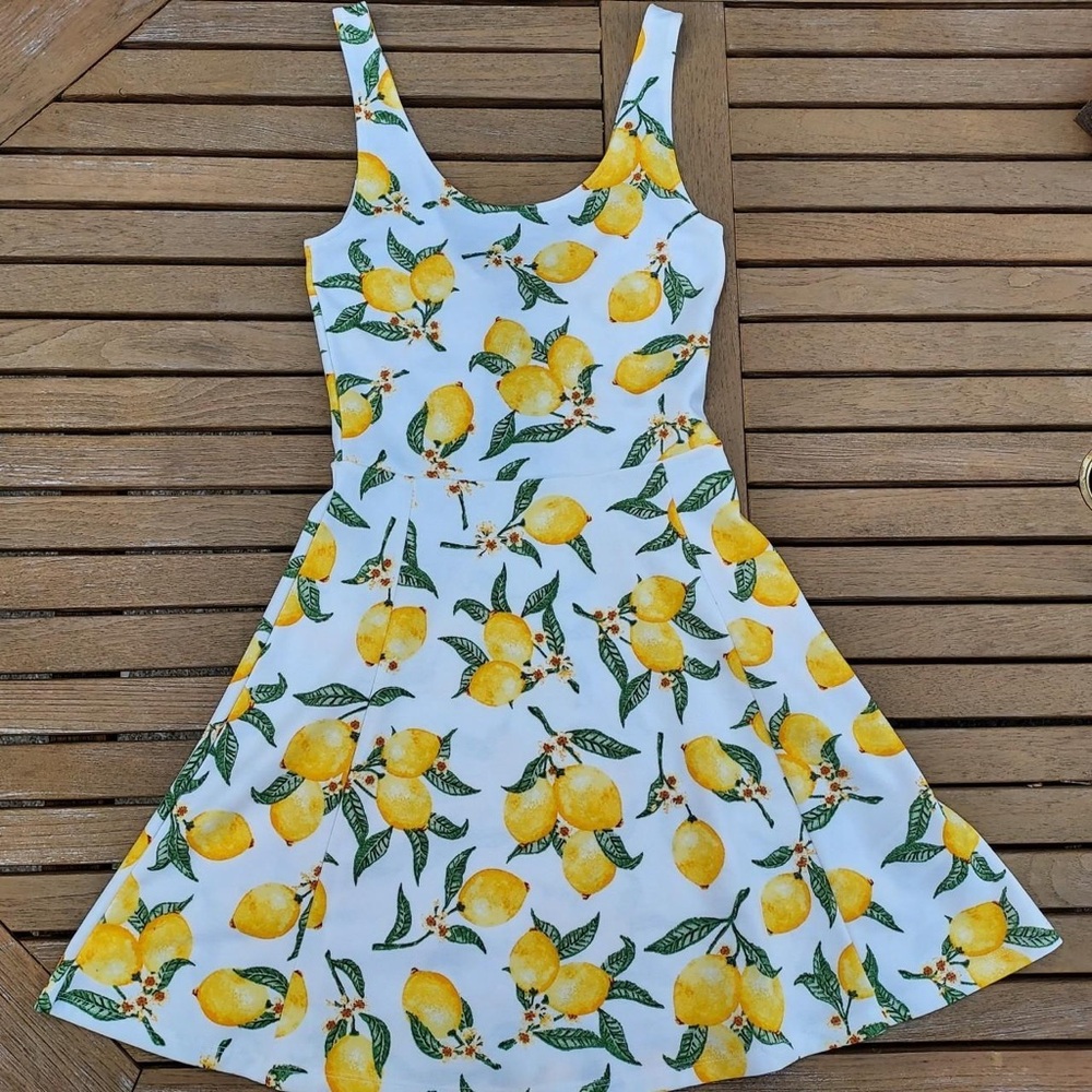 DIVIDED Size 8 Lemon Dress